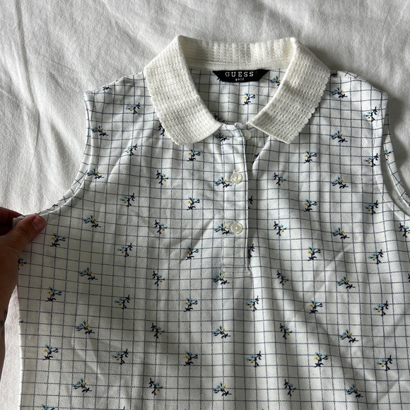 Guess Golf ⛳️ White Knit Collar + Blue and Yellow Floral Pattern Sz S Like NEW - Picture 3 of 7